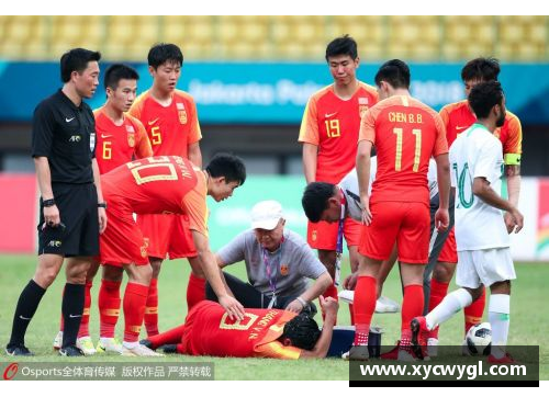yh86银河国际沙尔克04球员受伤离场，球迷倍感忧虑 - 副本